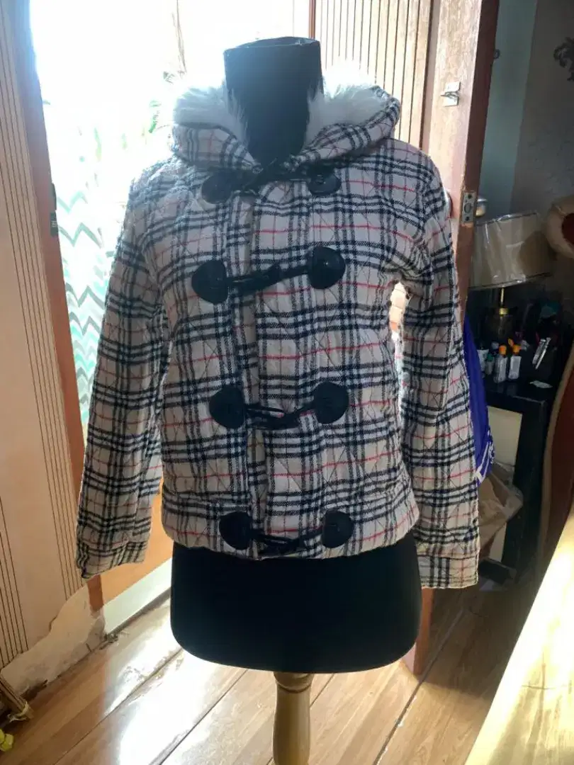 Jual baju sweater perempuan, size medium, harga bisa nego tipis