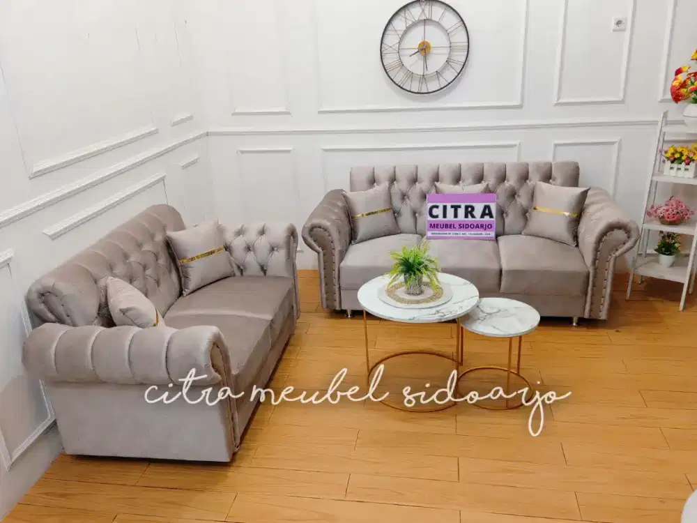 Sofa chesterfil bludru