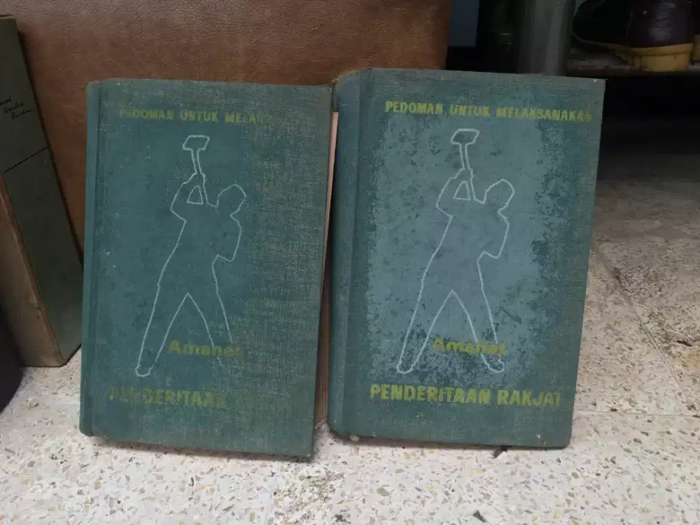 Buku amanat penderitaan rakyat