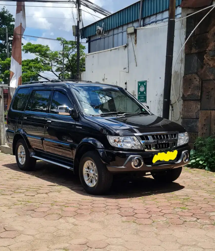 Isuzu Panther Grand Touring Tahun 2014