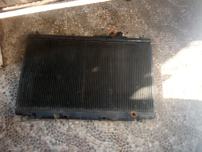 Radiator honda stream Manual  1,7 CC bekas lokasi jagakarsa jaksel