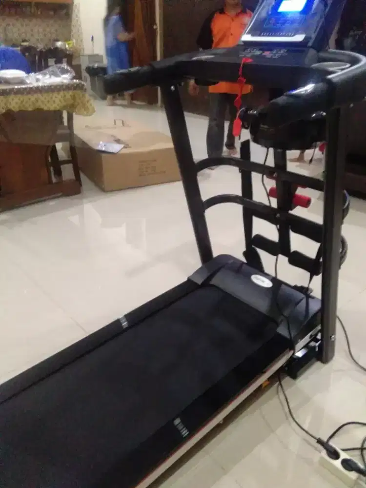 Alat fitnes treadmill elektrik TL 607 medium