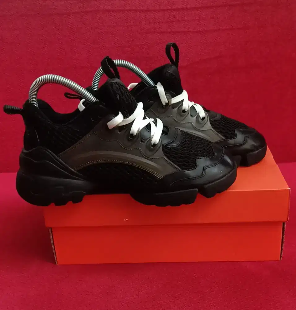 Sepatu Dior D - Connect size 38 original Italia ( nego )