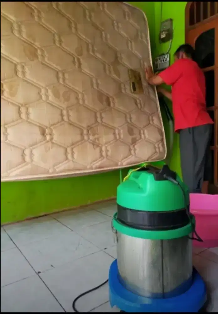 Jasa cuci sofa dan spring bed