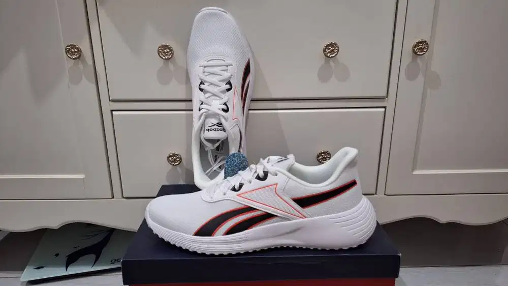 Reebok size 45 - Sepatu Lite 3 - Original Putih