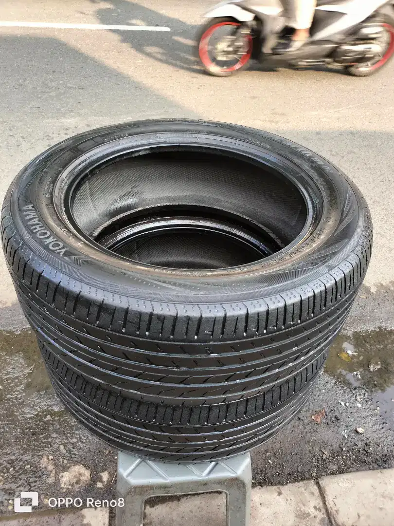 MJ ban 235/55/R17 Yokohama BluEarth RV-02 2pcs Made in Japan hub Wa
