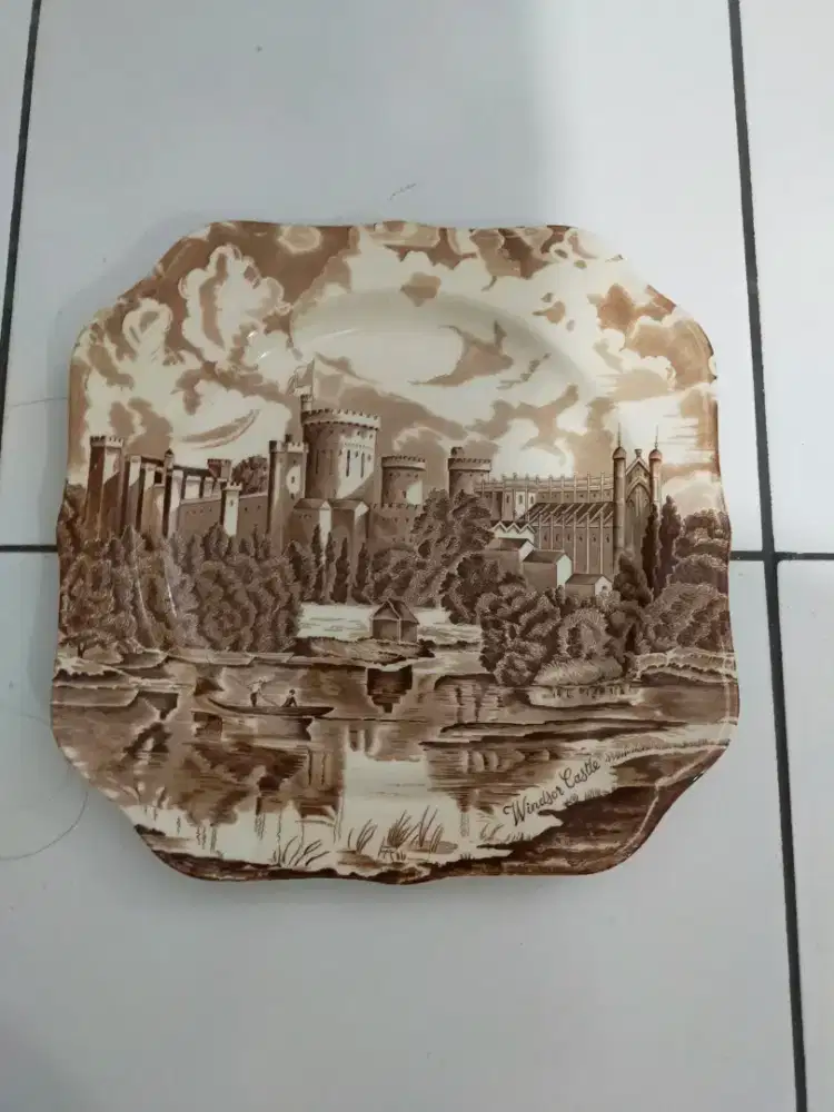 Piring antik keramik made in England