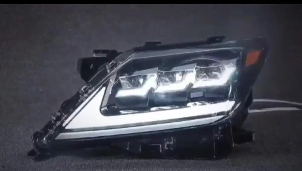 Dijual Lexus LX570 Upgrade Facelift Model Triple Lens Headlights