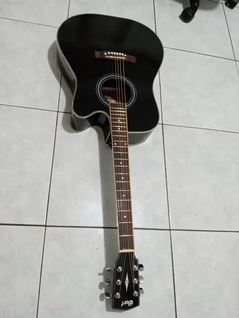 Gitar akustik cort jumbo tanbes