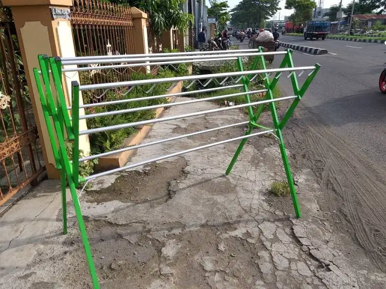 Jemuran Hanger Pakaian Baju Handuk Lipat Berdiri Besar Aluminium (mlt)