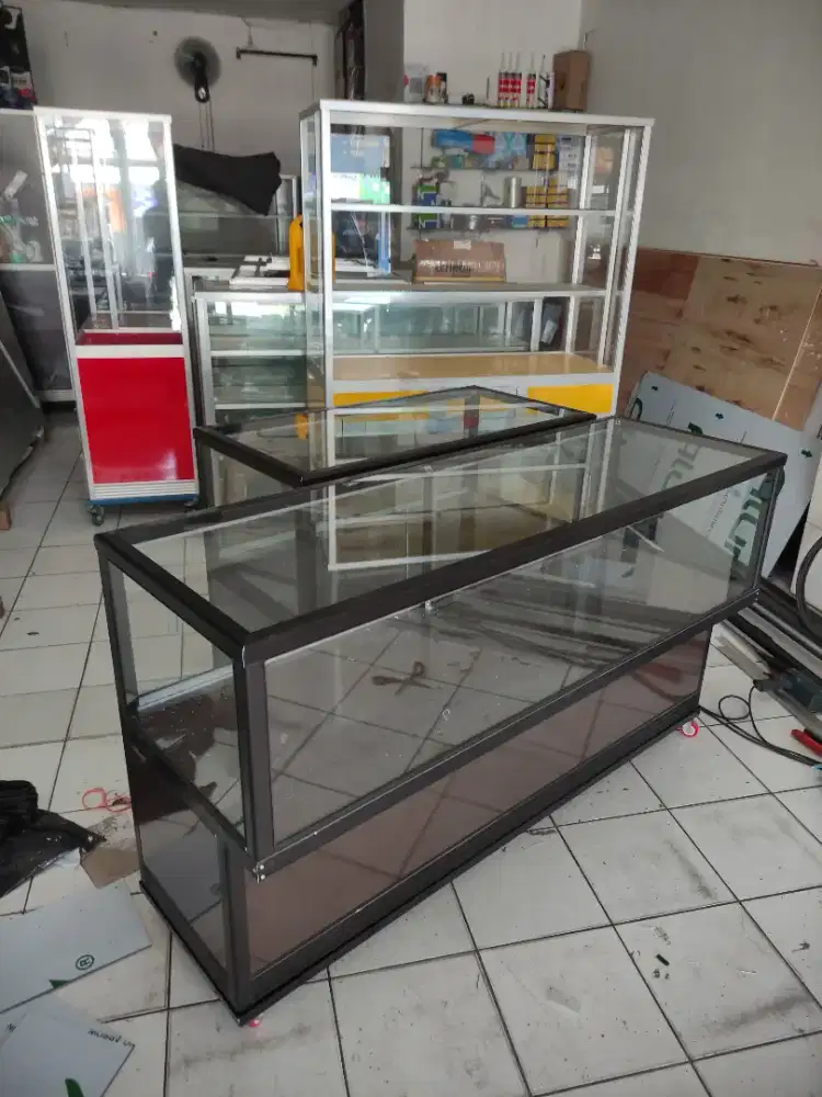 Etalase hp konter hp  kartu perdana 150 cm