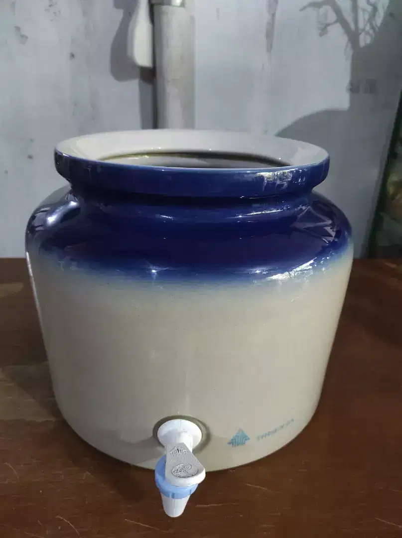 Guci Keramik Dispenser Galon Air