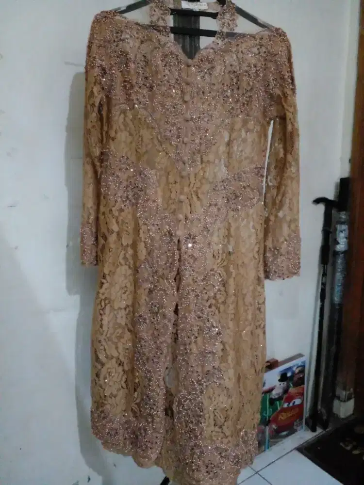 Kebaya coklat mewah