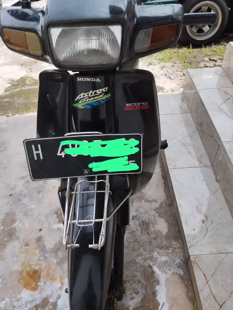 Astrea grand bulus th 1993 pol H. Tangan 1.mesin dan bodi masih bagus.