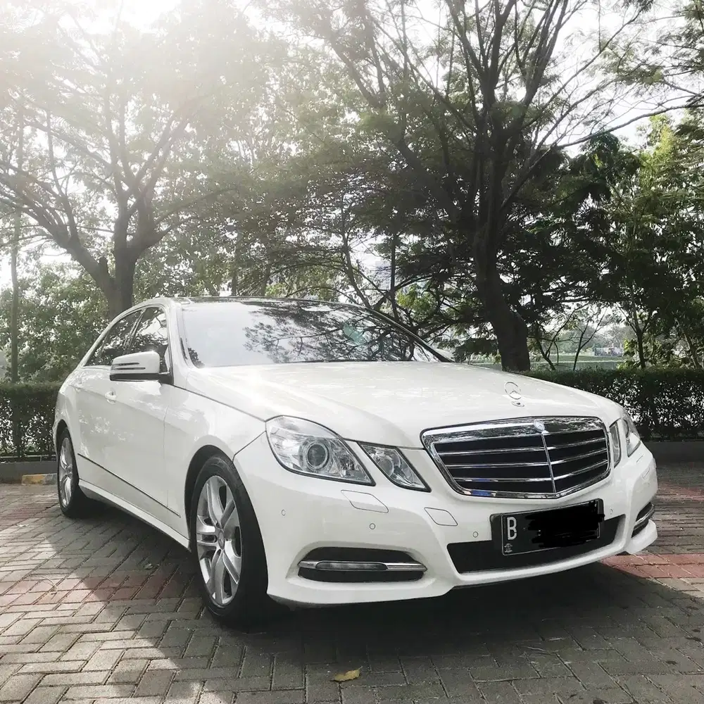Mercedes Benz E300 Avantgarde 2012 White Putih Automatic Mercy
