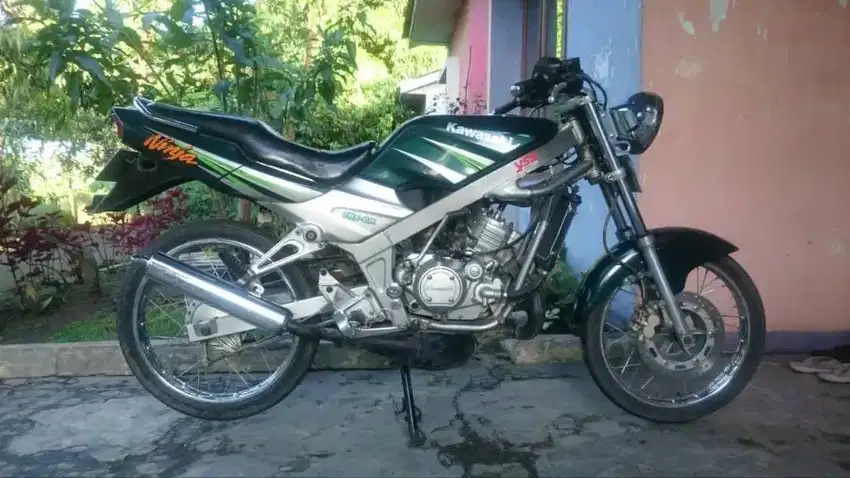 Kawasaki Ninja tahun 2004 Mulus Standar cat masih asli Hijau Lumut