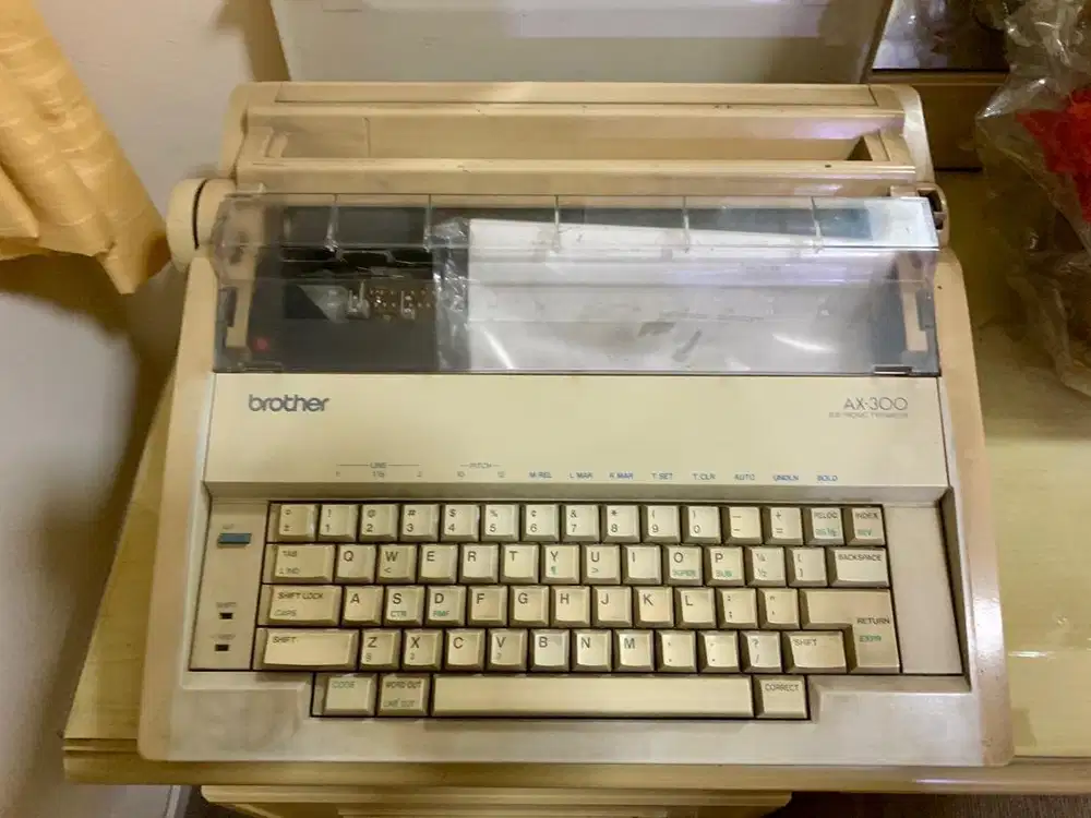 Mesin tik brother ax-300 elektrik