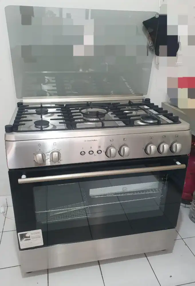 Electrolux freestanding cooker, 5 tungku big oven