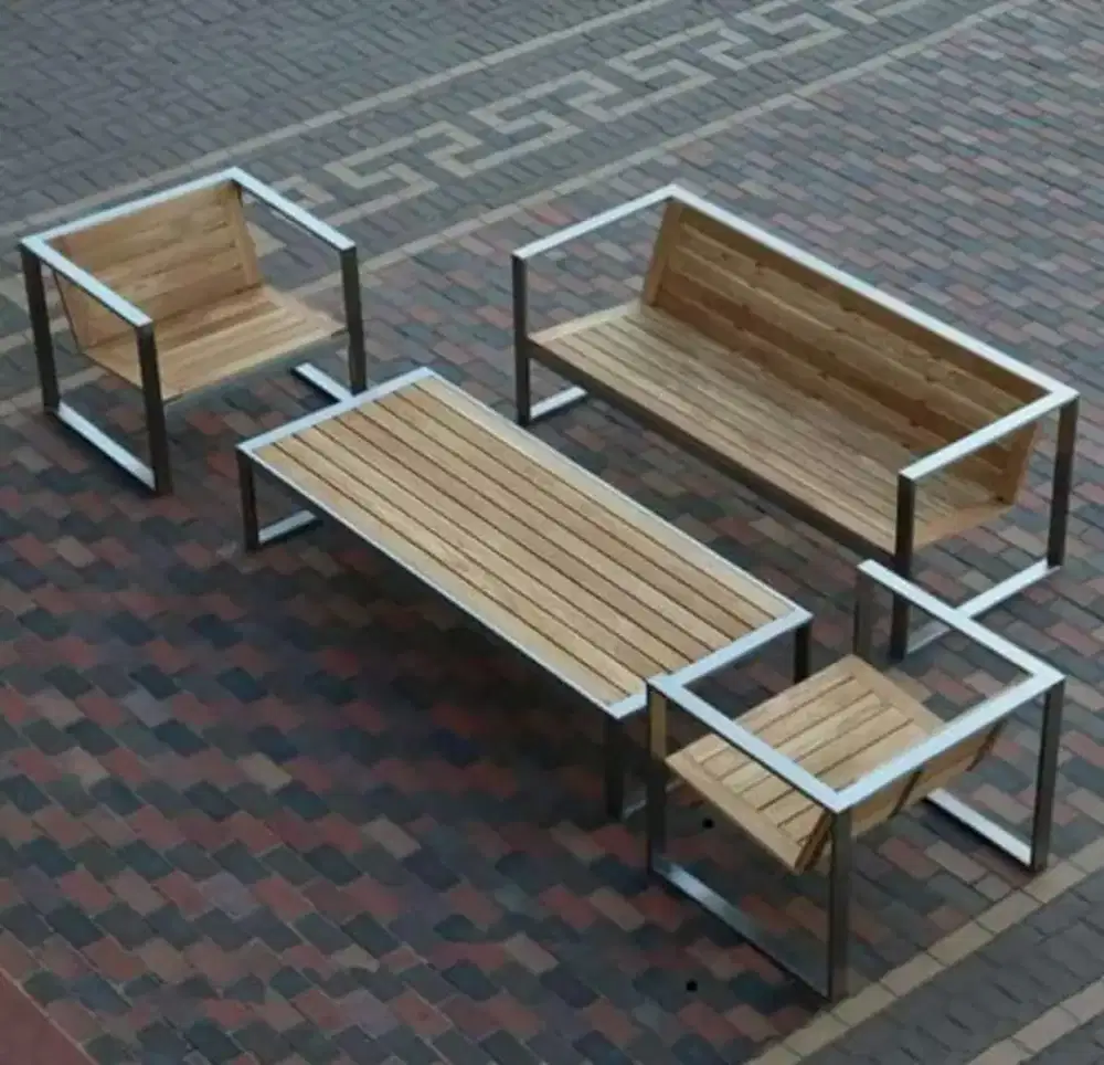 Meja kursi besi lantai jati