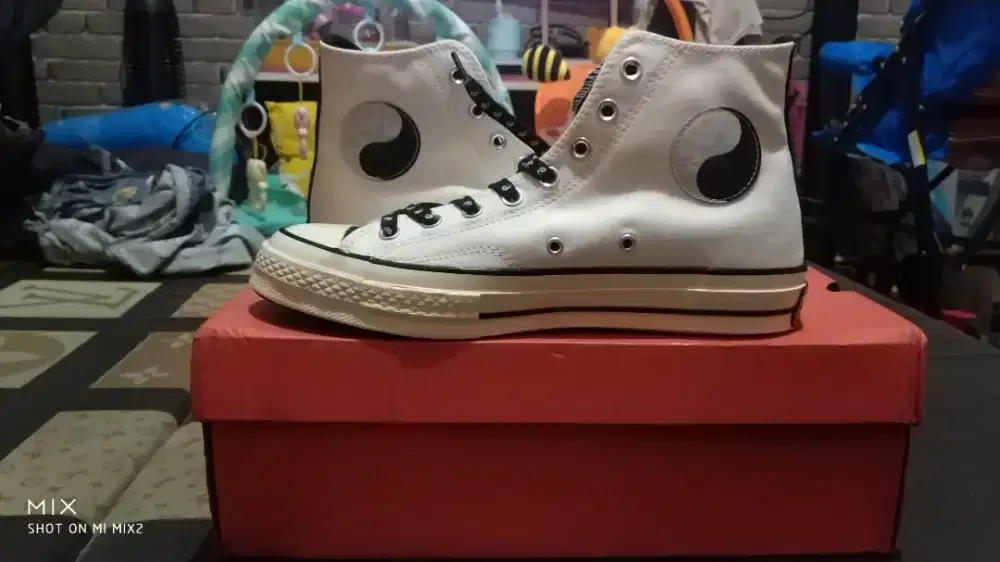 Sepatu Converse 70 hi yin yang