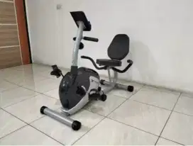 Sepeda fitnes recumbent bike grey