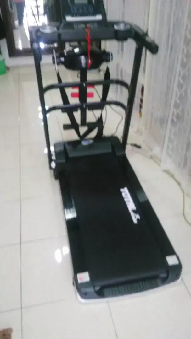 Alat fitnes treadmill elektrik TL 607 hitam