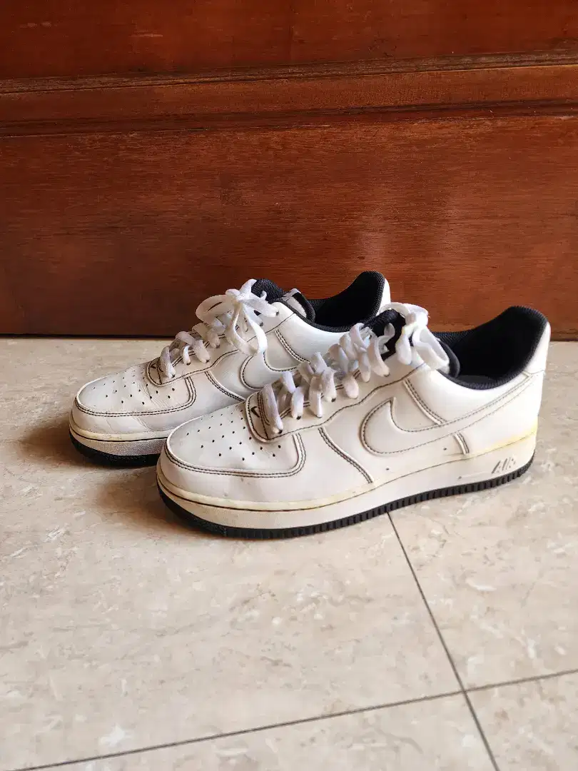 Bekas] Sepatu Nike Air Force White Pria Sepatu Nike Air Force Putih