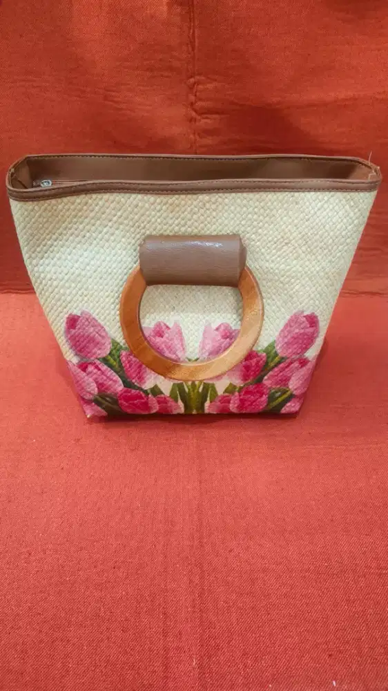 Tas Bermerek Preloved murah banget kondisi mulus