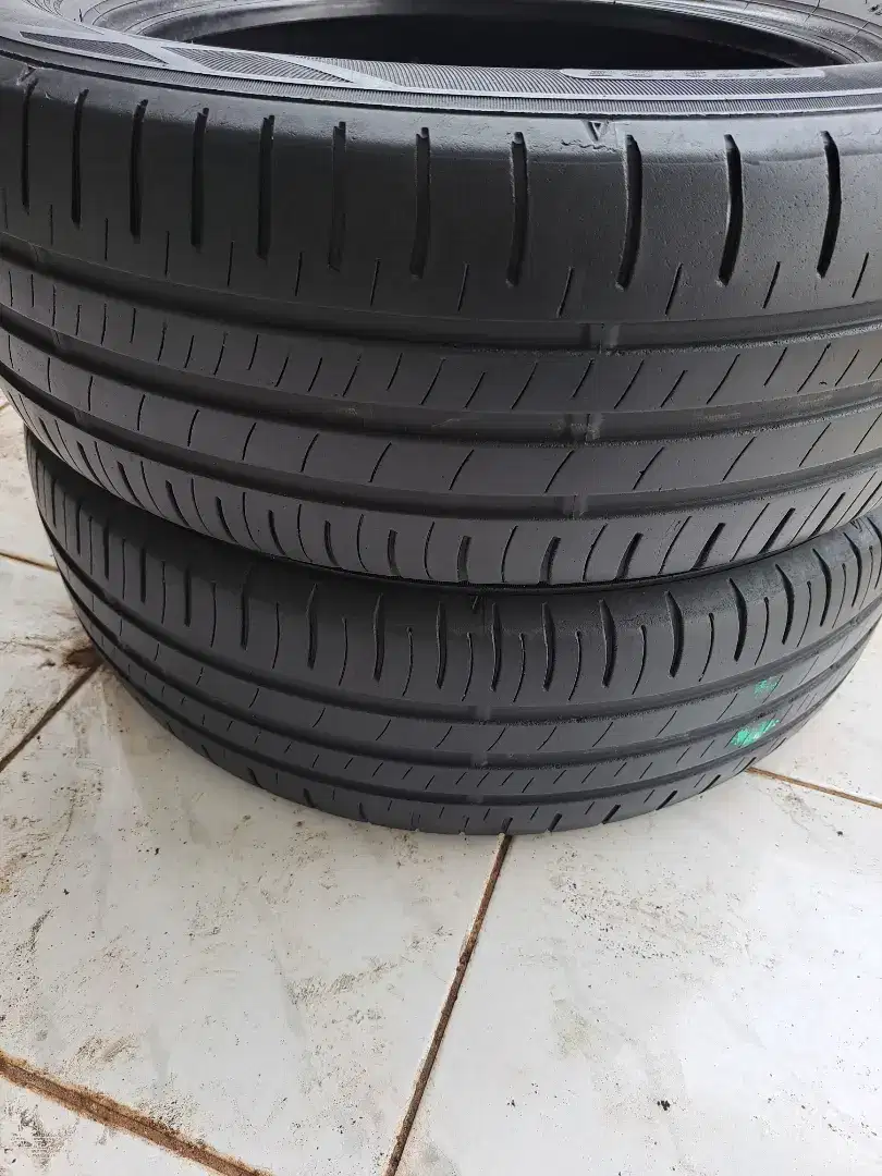 Dunlop 205 60 ring 16