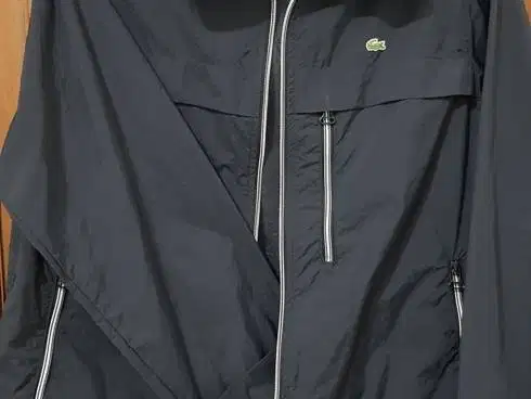 JAKET HUJAN LACOSTE