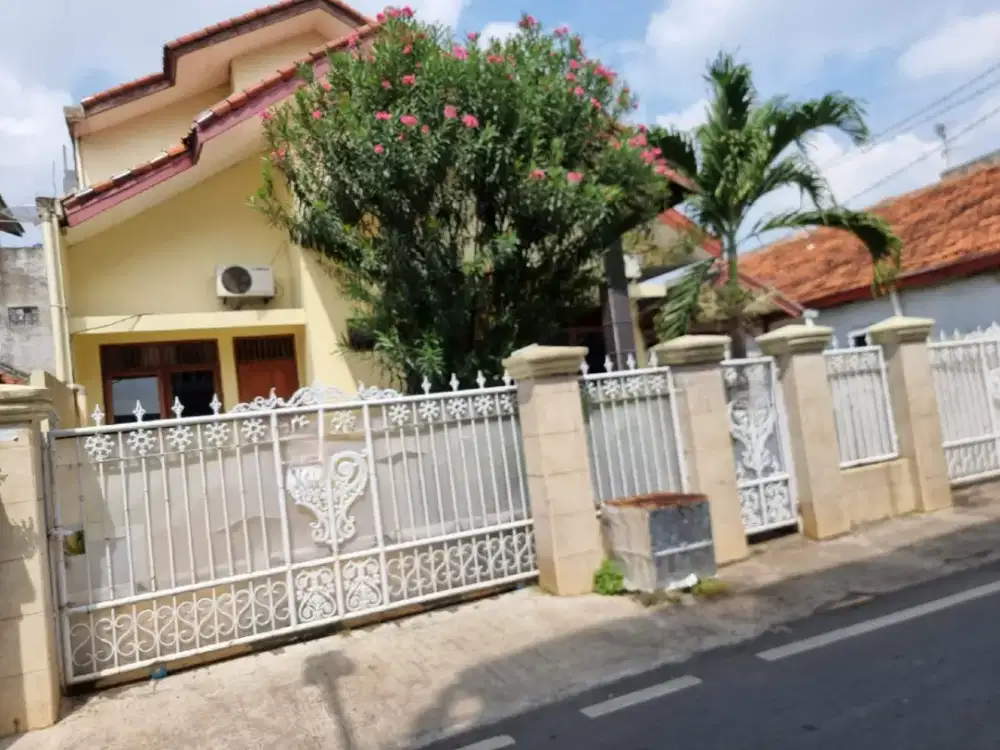 Dijual Rumah standard nyaman siap huni di Johar Baru bebas banjir,