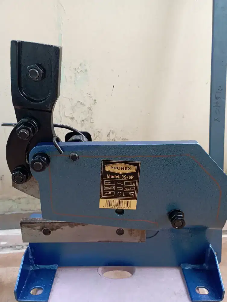 Alat Potong Besi Plat