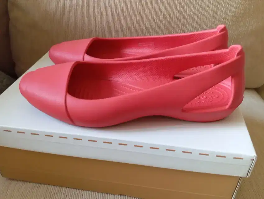 Crocs Genuine Woman From Tokyo Japan Red Color Rare