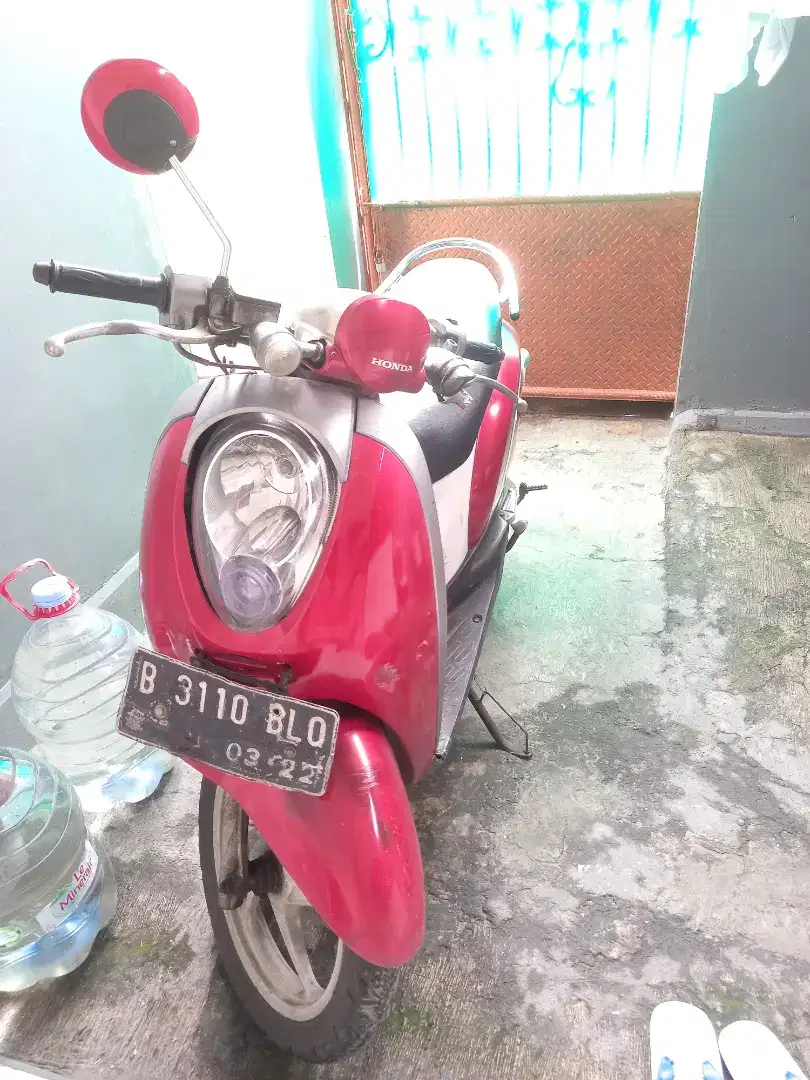 Di Jual Motor Honda Scoopy Merah Putih