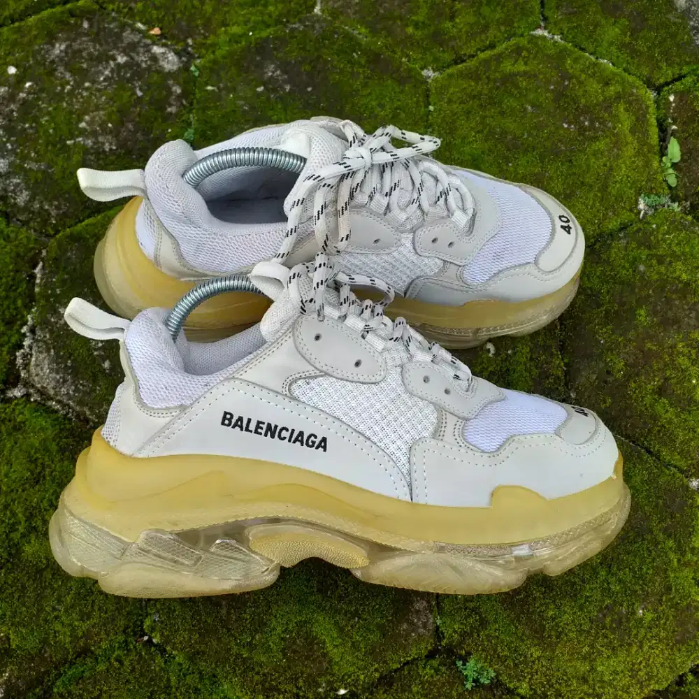 SEPATU BALENCIAGA