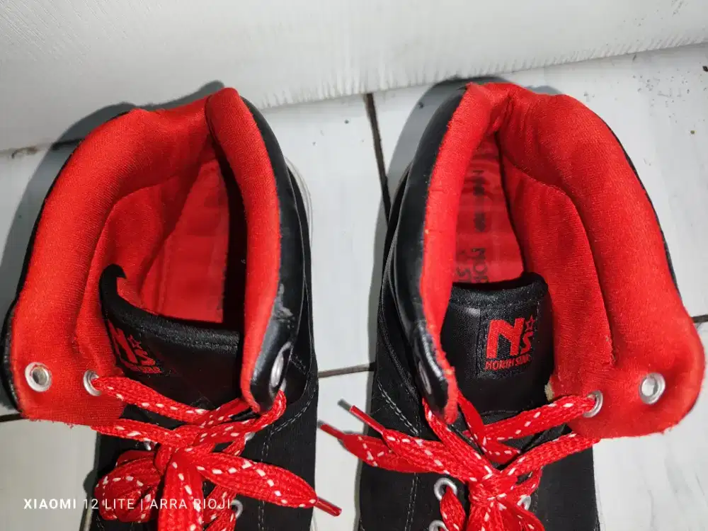 North Star Hitam sz 43