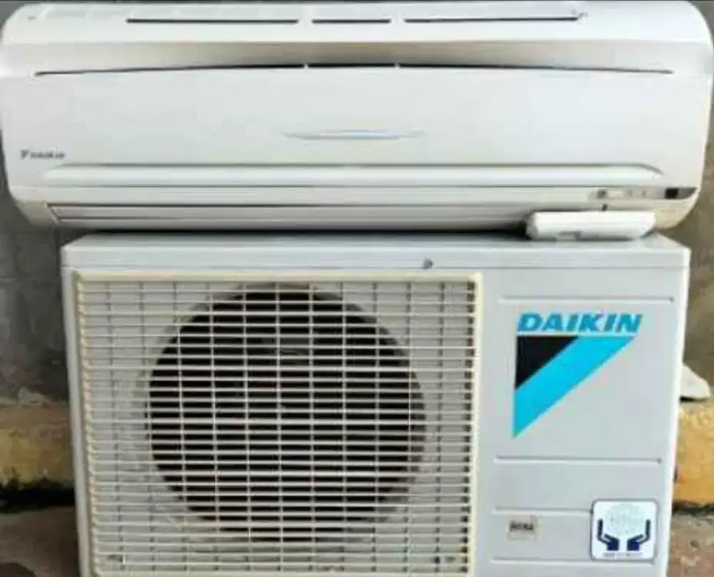 AC Daikin Thailand Setengah PK Normal