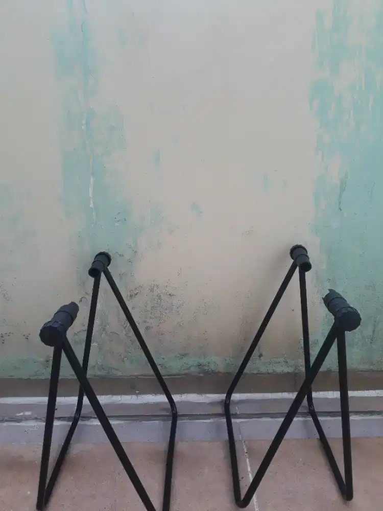 Paddock penyanggah sepeda