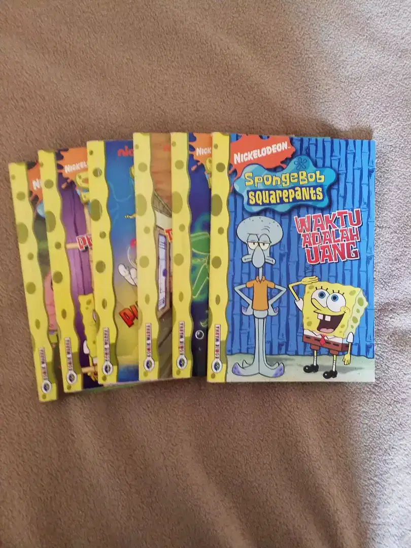 6 Buah komik berwarna seri SpongeBob Squarepants - Nickelodeon