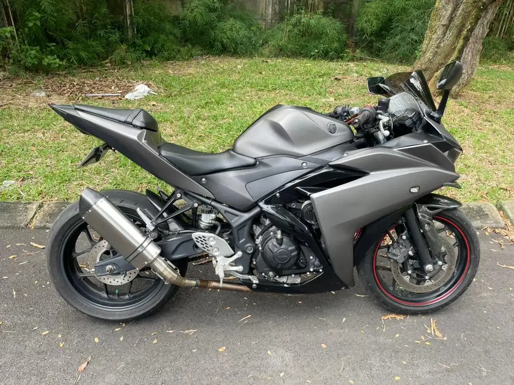 Yamaha R25 Grey Low Odo
