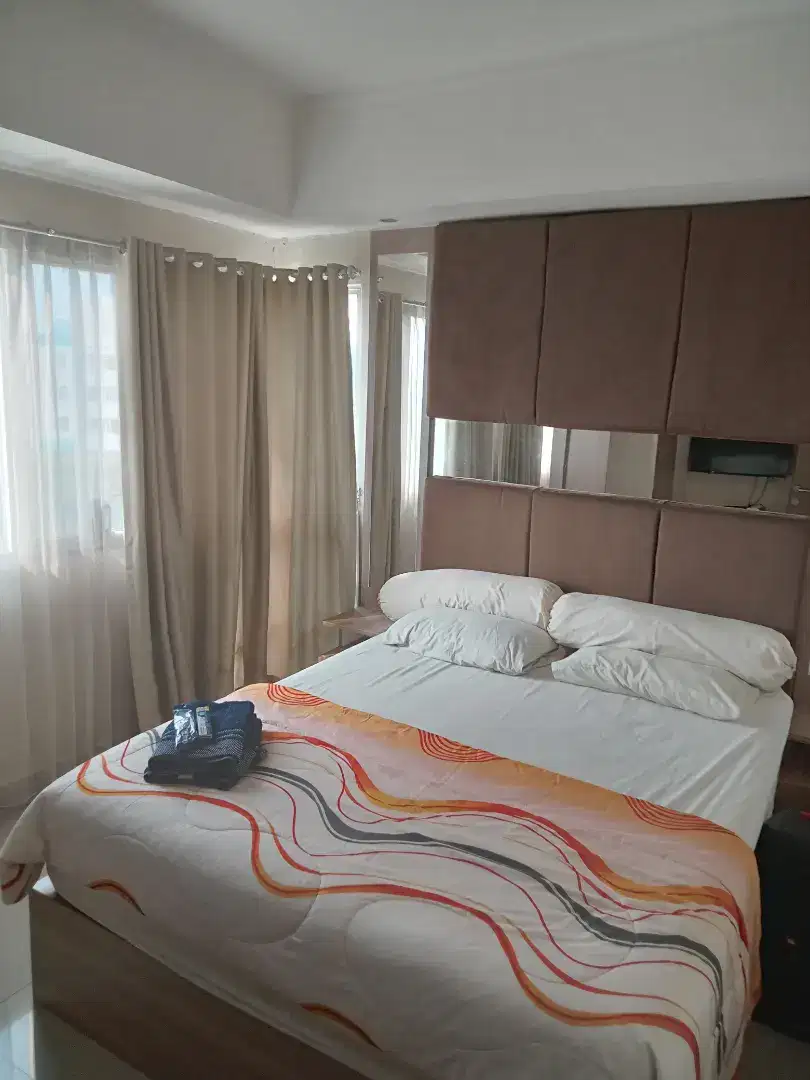 Comfortable and spacious 2 bedrooms at oasis cikarang good to stay at