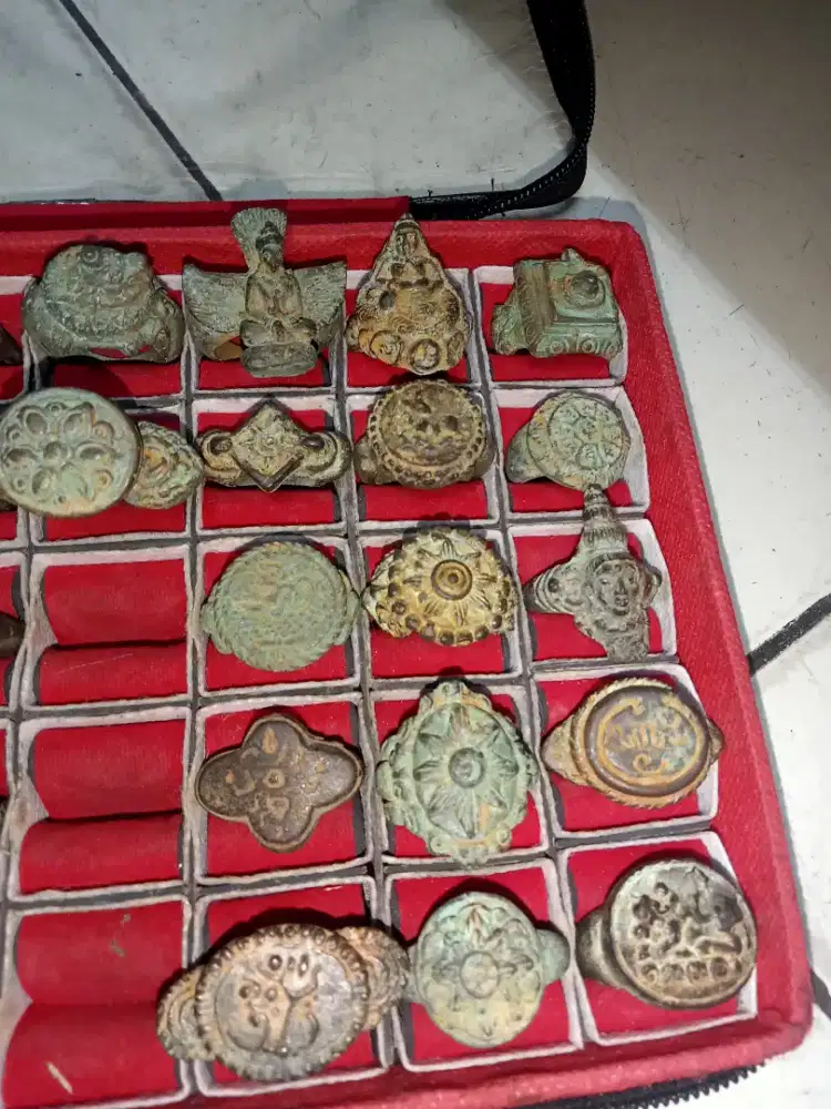 Cincin Majapahit segi empat