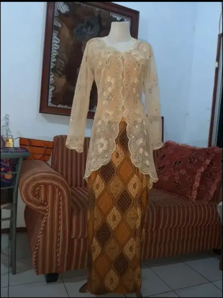 Setelan kebaya komplit dg bustier+rok/kain bwh