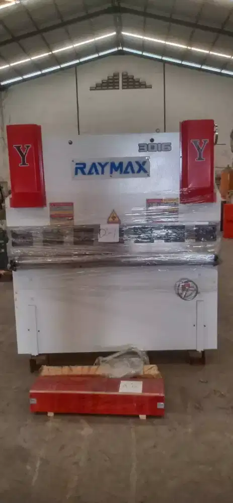 Mesin bending 30t × 1600