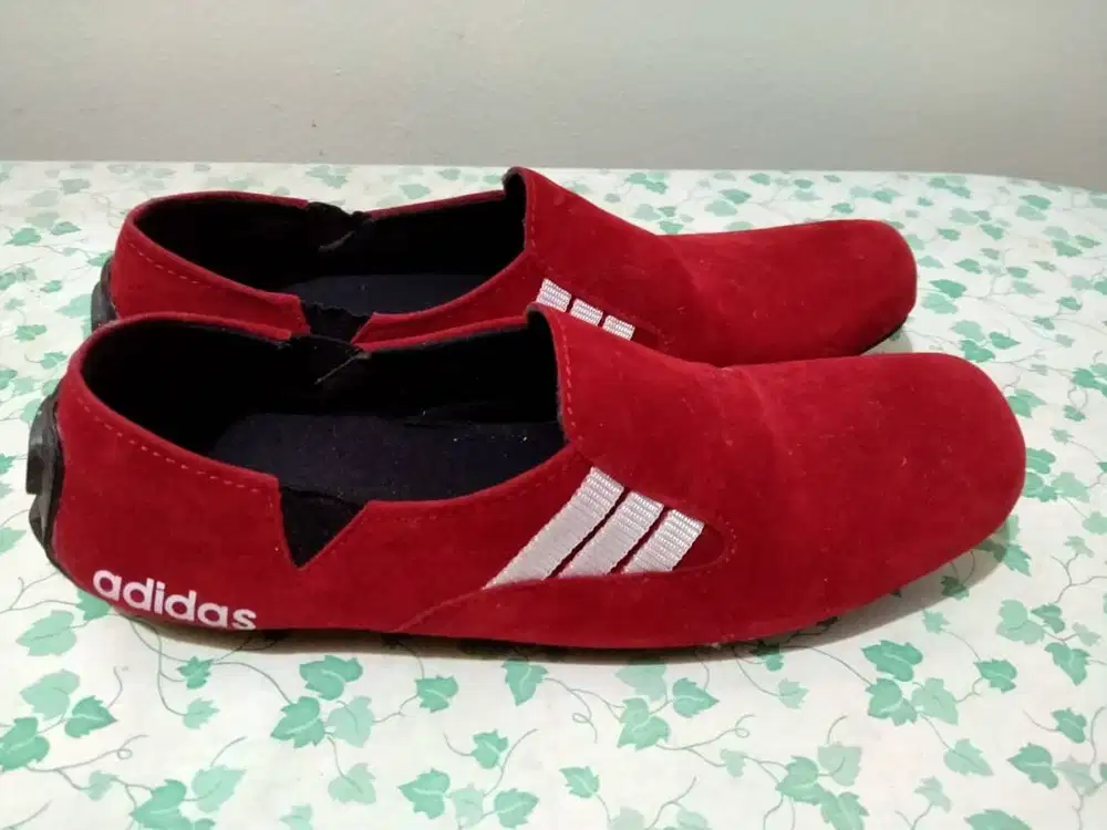 Sepatu Adidas ( Preloved )