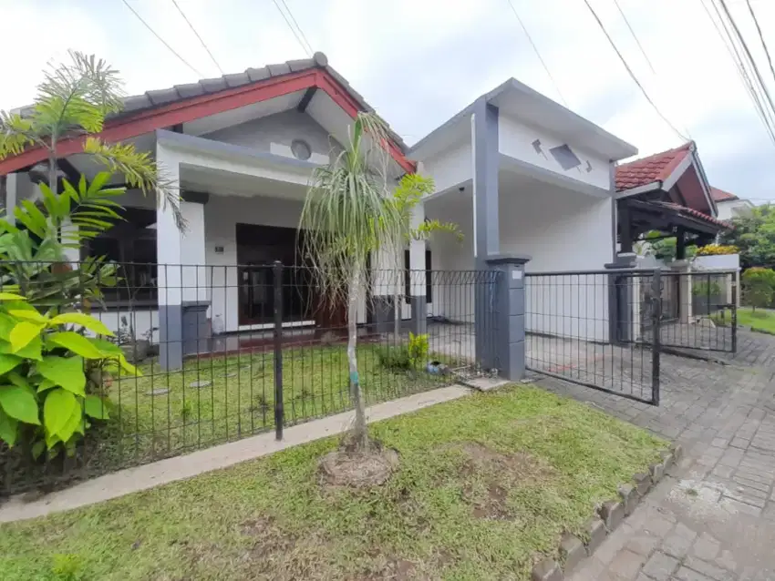 Dijual Rumah di Kawasan Elite Perumahan Araya Blok Depan Luas 200 m2