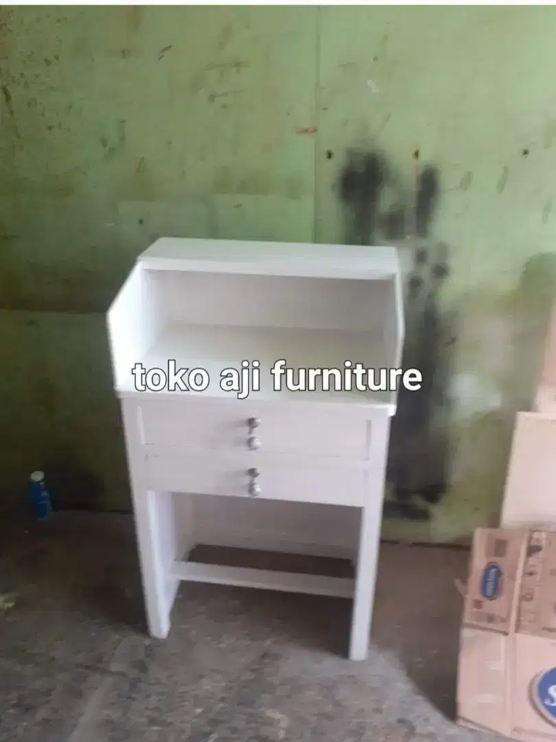 meja kasir minimalis