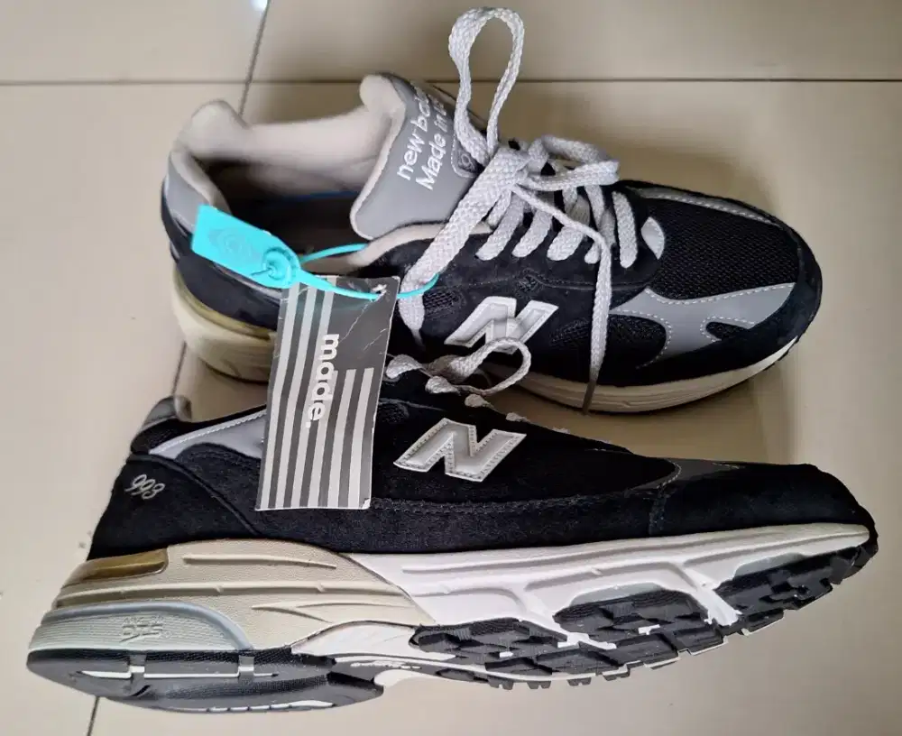 NB 993 Black White Size 44/ 28 Cm