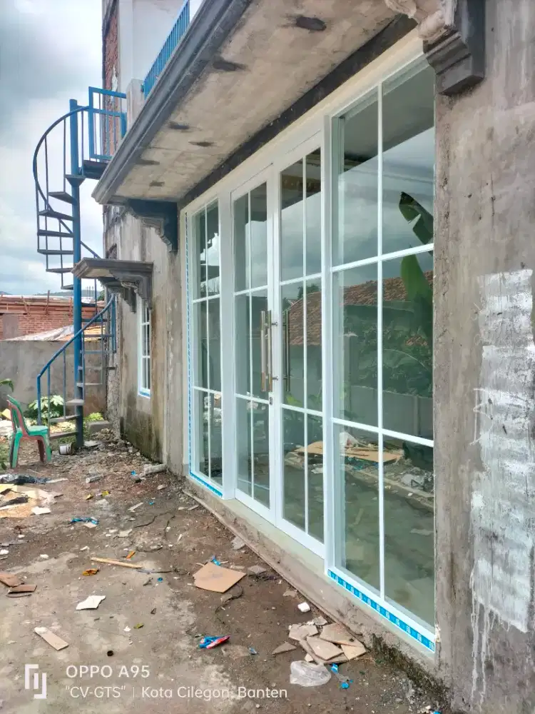 Kontruksi almunium dan kaca