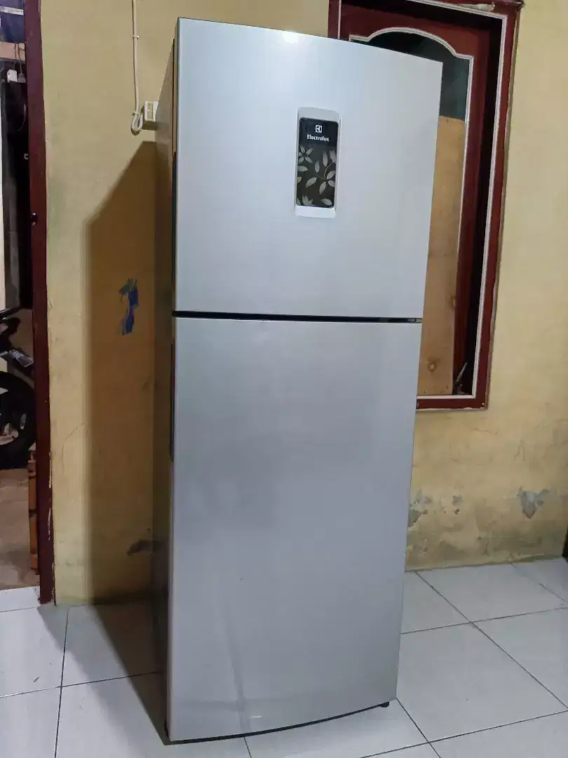 Kami Beli Kulkas Bekas, TV Bekas, Freezer, Speaker, Mesin Cuci, Dll